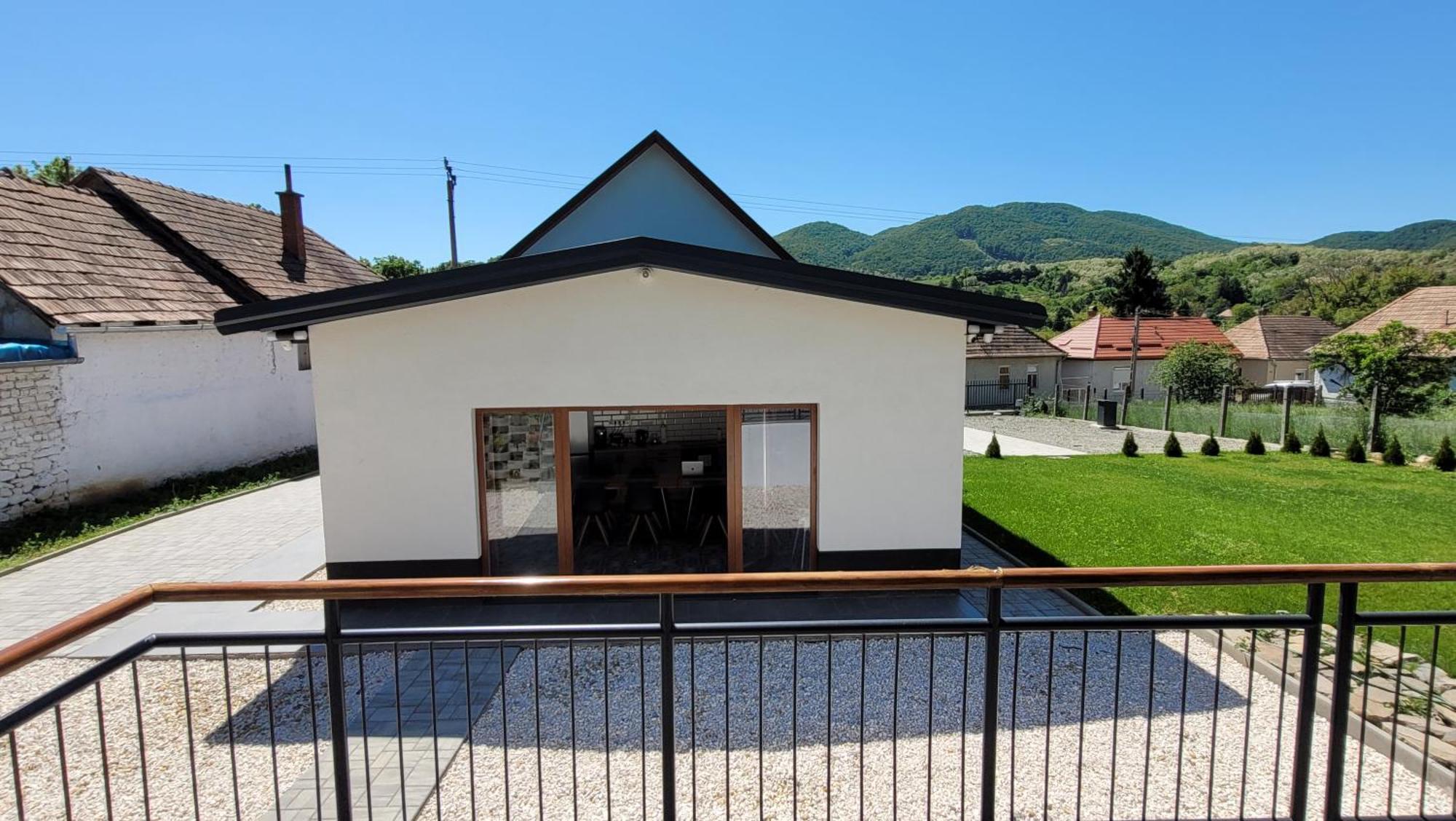 Somos Lux Vendeghaz Villa Somoskoujfalu ภายนอก รูปภาพ